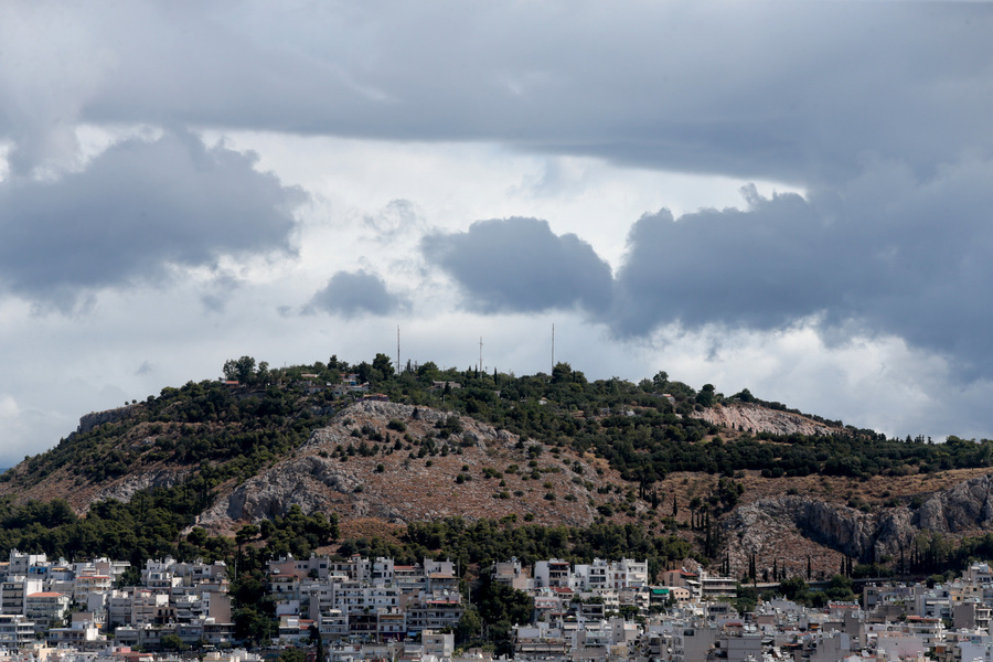 Αλλάζει το σκηνικό του καιρού μετά τον καύσωνα- Έρχονται νεφώσεις και τοπικές βροχές