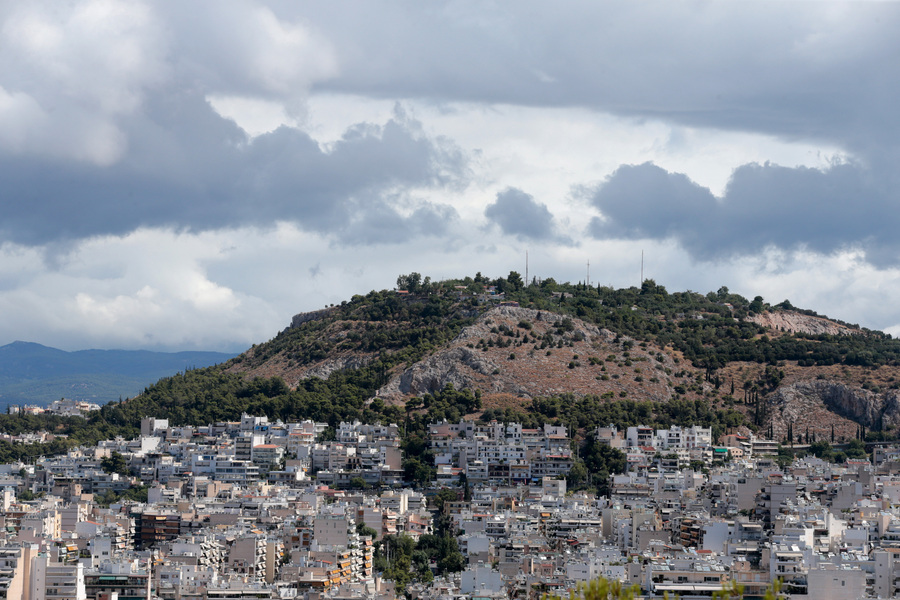 Βαριά πρόστιμα για τα κρυφά Airbnb- Μείωση στην έκπτωση φόρου για ανακαινίσεις