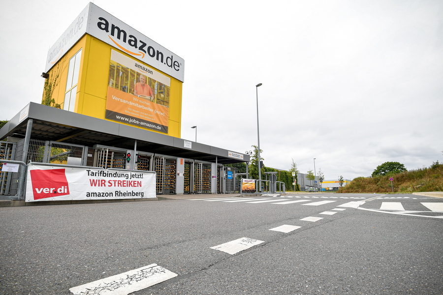 Οι εργαζόμενοι της Amazon φώναξαν «είμαστε άνθρωποι όχι ρομπότ» ανήμερα του Prime Day