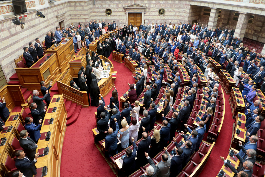 Εκλέχθηκαν οι νέοι αντιπρόεδροι της Βουλής