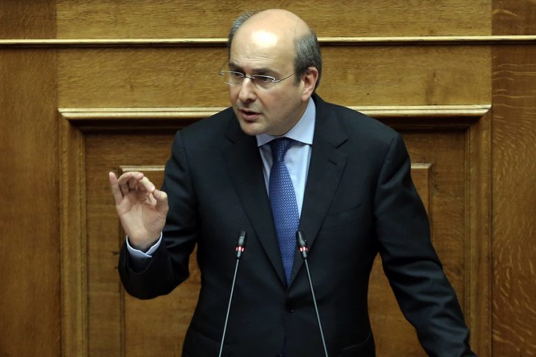 Χατζηδάκης: Ο κόσμος δεν θα πληρώσει τίποτα παραπάνω για τη ΔΕΗ