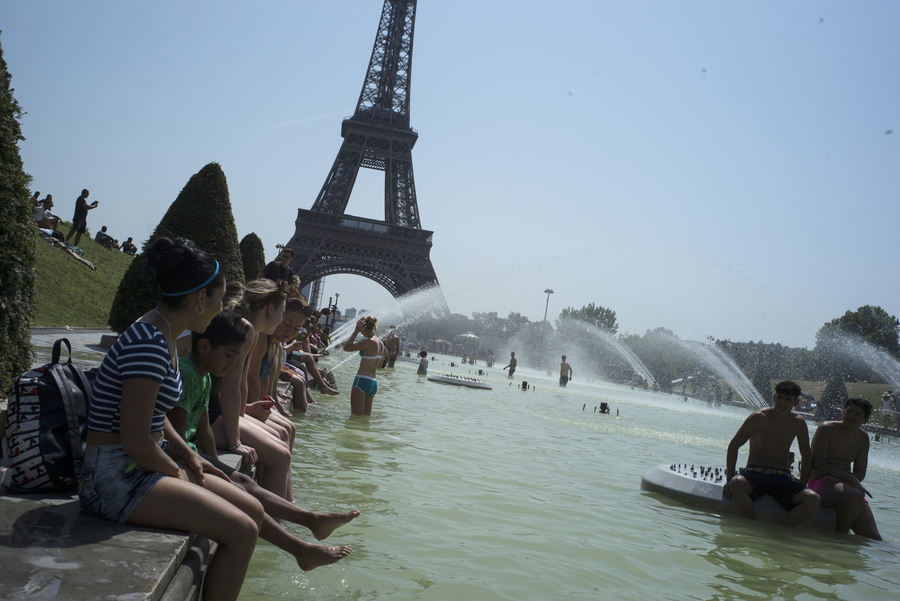 Νέο ιστορικό ρεκόρ ζέστης στο Παρίσι: Στους 42,4 βαθμούς έφτασε ο υδράργυρος