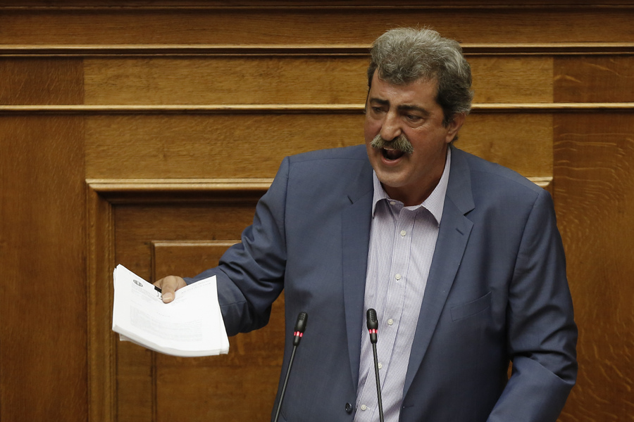 Άρση ασυλίας του Παύλου Πολάκη σε μια επεισοδιακή συνεδρίαση