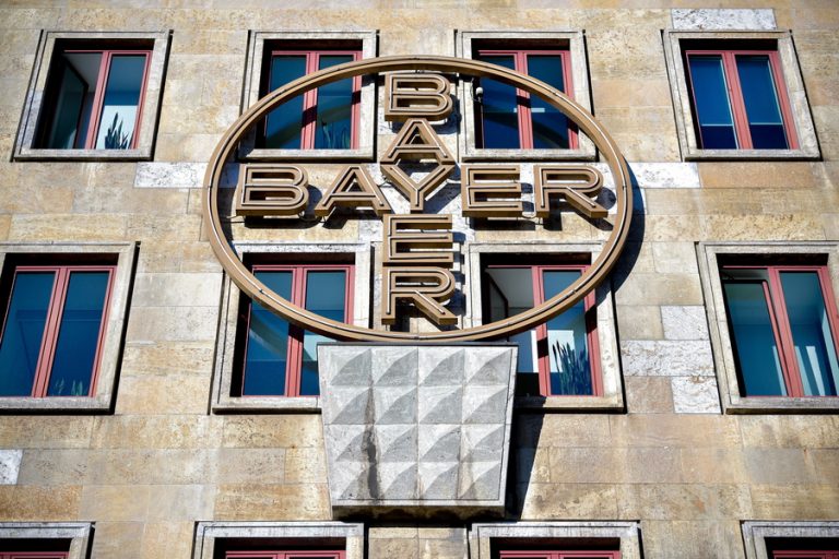 Εξωδικαστικός συμβιβασμός για την Bayer