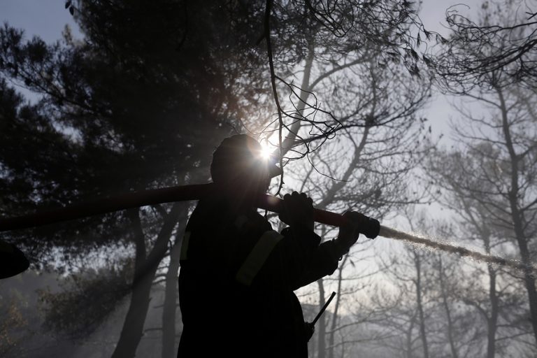 Γερμανικά μέσα: Ο φόβος μπροστά στις φλόγες