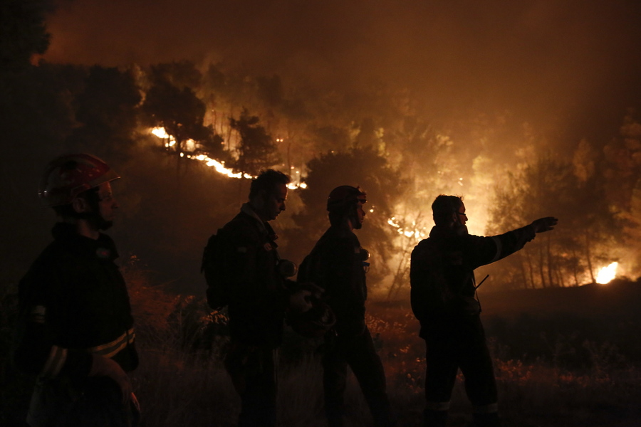 Μάχη να περιοριστεί η πυρκαγιά στην Εύβοια – Σώθηκαν τα τέσσερα χωριά αλλά καταστράφηκε το δάσος