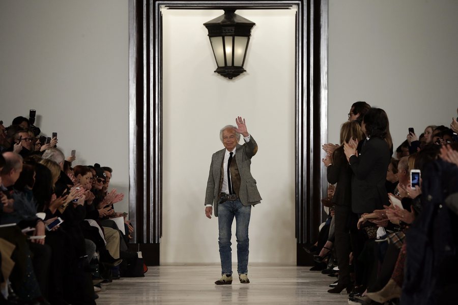 Ο Ralph Lauren παραχωρεί το φετινό bonus και το μισθό του 2021 στη μάχη κατά του κορωνοϊού