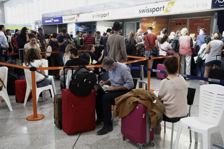 Ξεπέρασαν τις 30.000 οι καθυστερήσεις και ματαιώσεις πτήσεων στην Ελλάδα το πρώτο επτάμηνο
