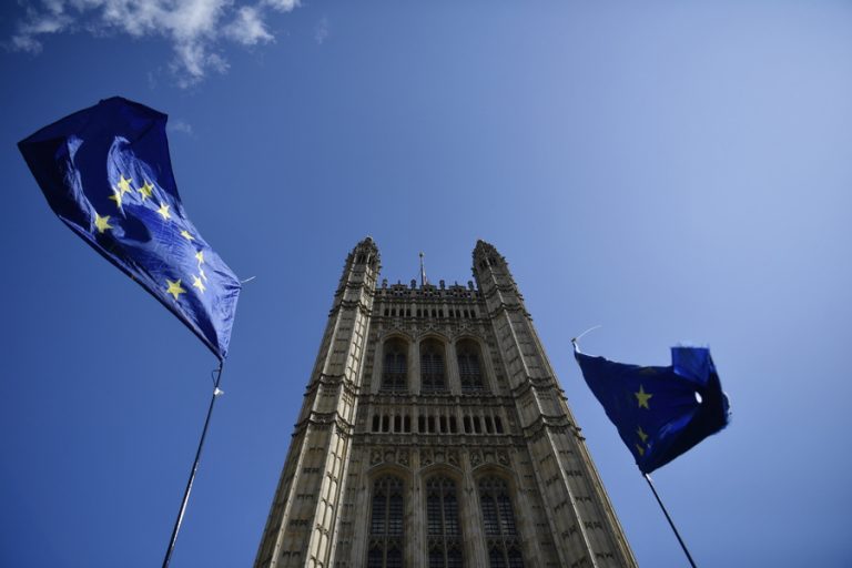 Απέρριψε το Ανώτατο Δικαστήριο του Λονδίνου αίτημα ακύρωσης του λουκέτου στη Βουλή