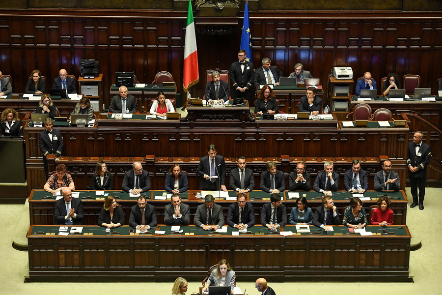Τυπική κίνηση, ή η Κομισιόν μόλις επανέφερε στο τραπέζι το μεγάλο πρόβλημα της Ιταλίας;
