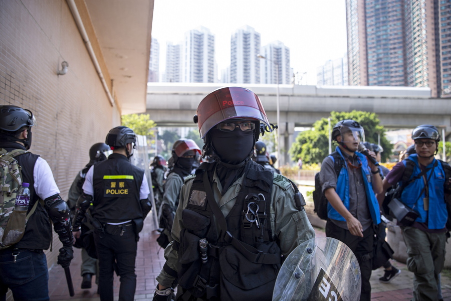 Ένταση και δακρυγόνα σε νέες διαδηλώσεις στο Χονγκ Κονγκ- Τα αιτήματα