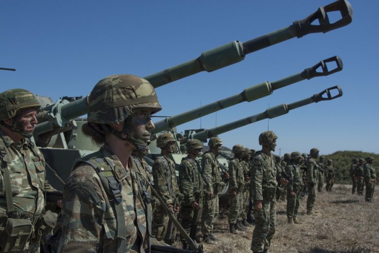 Αυξάνεται η στρατιωτική θητεία;- Όλα τα σενάρια της κυβέρνησης