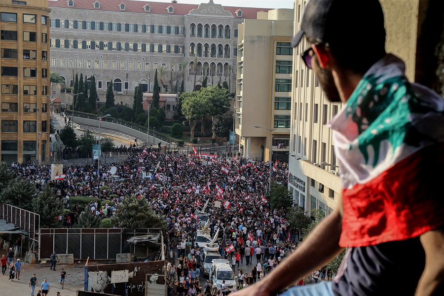 Παγκόσμια ανάφλεξη: Σφοδρές κοινωνικές αναταραχές σε οκτώ περιοχές του πλανήτη