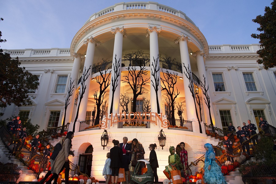 Halloween στον Λευκό Οίκο: Τι ετοίμασε φέτος το ζεύγος Τραμπ
