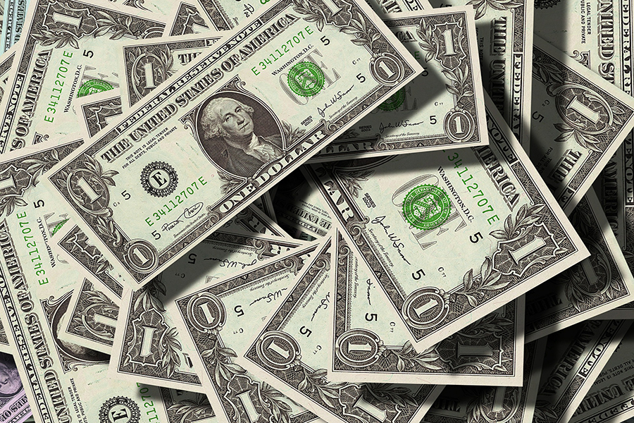 Αμερικανός αξιωματούχος: Γιατί το δολάριο θα παραμείνει το πιο «δυνατό» νόμισμα στον κόσμο
