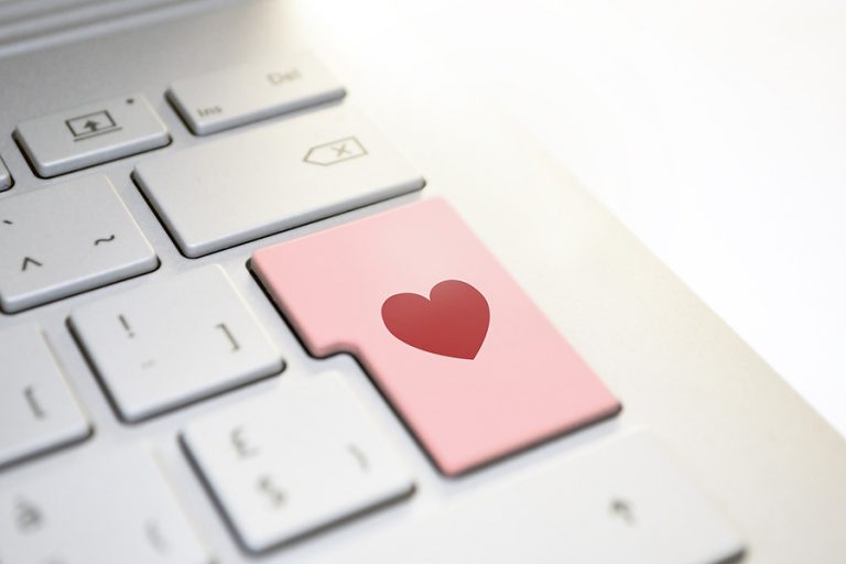 Ποιες χώρες είναι «πρωταθλήτριες» στο online φλερτ