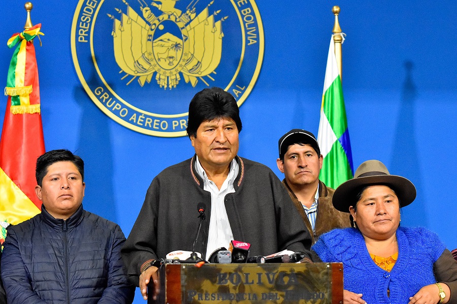 Αναβρασμός στη Βολιβία: Στο Μεξικό με πολιτικό άσυλο ο Έβο Μοράλες