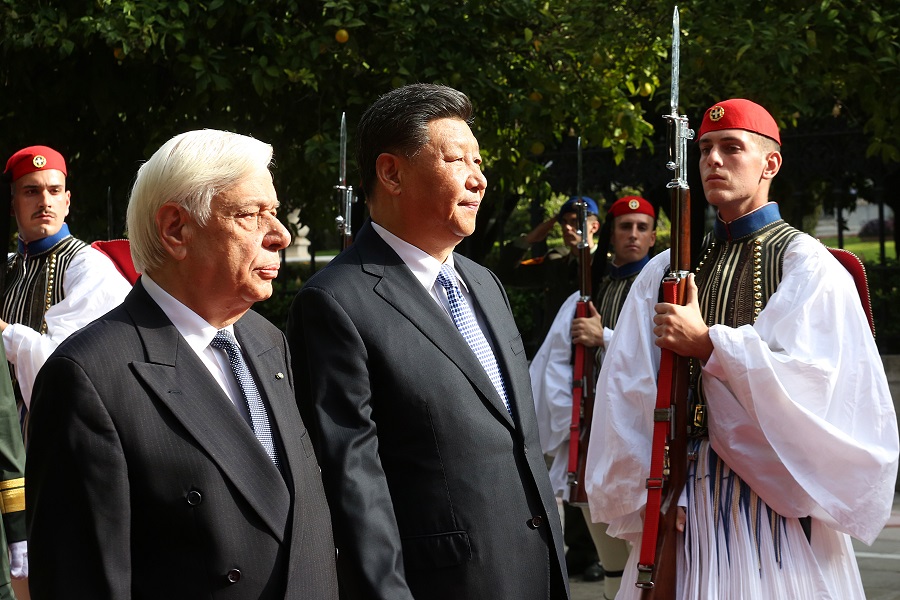 Νέα εποχή στις σχέσεις Ελλάδας-Κίνας αναγγέλει ο Σι Τζινπίνγκ στις συναντήσεις με Παυλόπουλο και Μητσοτάκη
