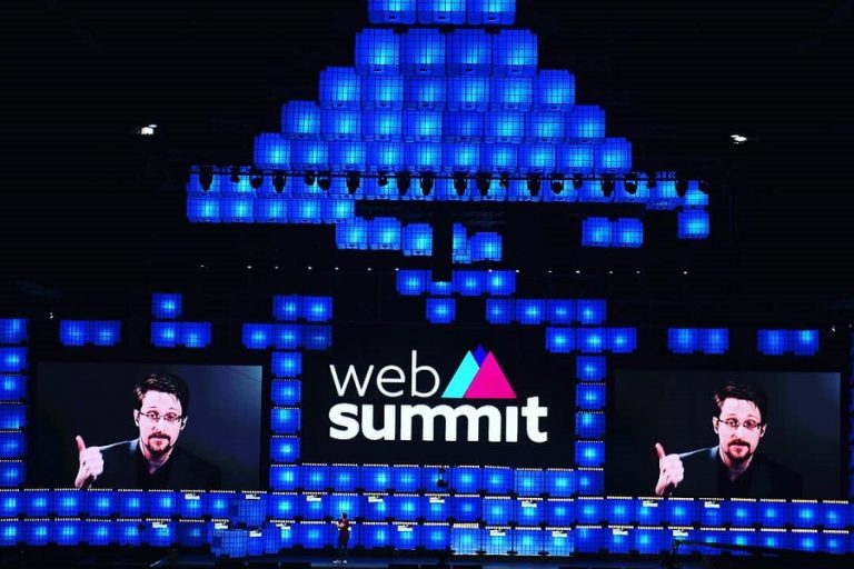 Σνόουντεν στο Web Summit: «Το GDPR είναι μια χάρτινη τίγρης»