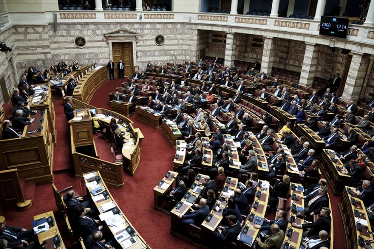 Με ιστορική πλειοψηφία 288 βουλευτών εγκρίθηκε το νομοσχέδιο για την ψήφο των Ελλήνων του εξωτερικού