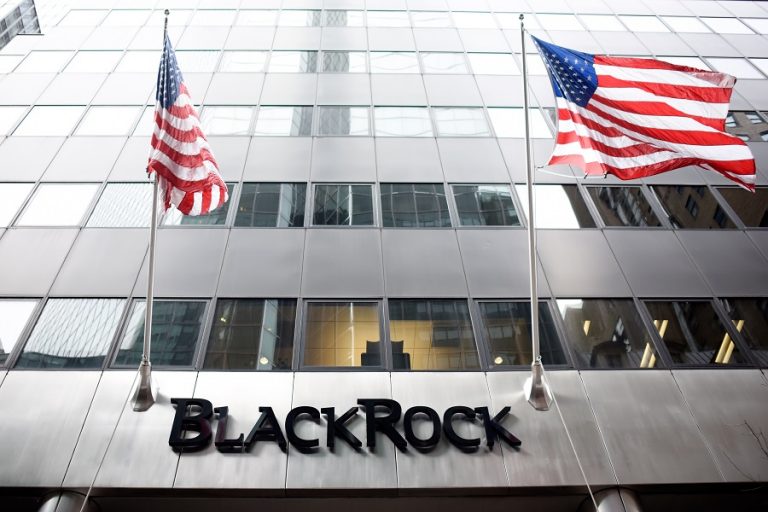 Η BlackRock μπαίνει στην αγορά κρυπτονομισμάτων μέσω Coinbase