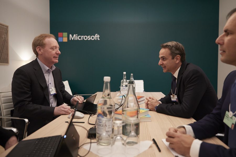 Με τον πρόεδρο της Microsoft συναντήθηκε ο Μητσοτάκης- Data Center στην Ελλάδα;