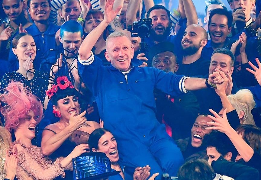 Jean Paul Gaultier: Ο αυτοδίδακτος της μόδας που έβαλε τα γυαλιά στους υπερόπτες της υψηλής ραπτικής