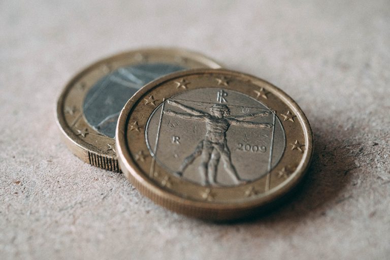 Πράσινο φως από τους Θεσμούς για τη δόση των 748 εκατ. ευρώ- Τι αναφέρουν για το ελληνικό χρέος