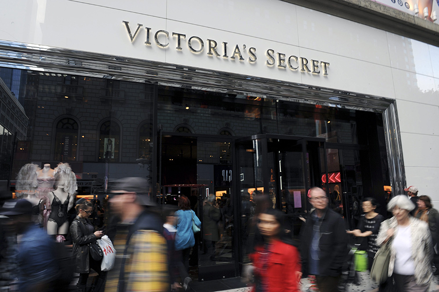 Μήπως το μαζικό rebranding της Victoria’s Secret έρχεται πολύ αργά για τη γνωστή μάρκα εσωρούχων;