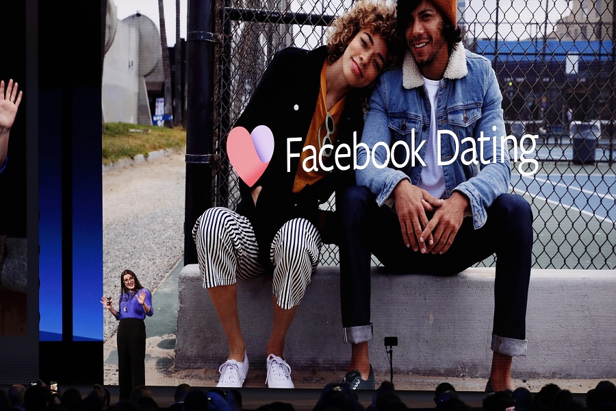 Το Facebook λέει ότι η υπηρεσία γνωριμιών του είναι… hot αλλά οι ειδικοί μάλλον διαφωνούν