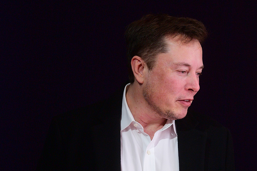 Ο Έλον Μασκ συνεχίζει να ξεφορτώνεται μετοχές της Tesla