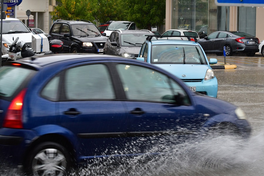 Αυτά είναι τα πρόσθετα μέτρα σε αυτοκινητόδρομους εν όψει των επικίνδυνων καιρικών φαινομένων