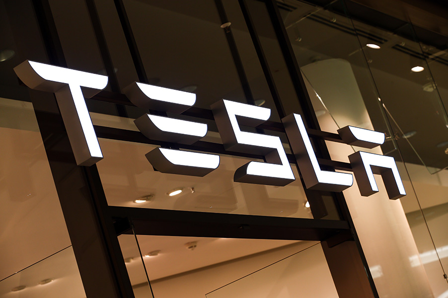 Βουτιά 12% για τη μετοχή της Tesla μετά από tweet του Mασκ- Χάθηκε κεφαλαιοποίηση 14 δισ. δολαρίων