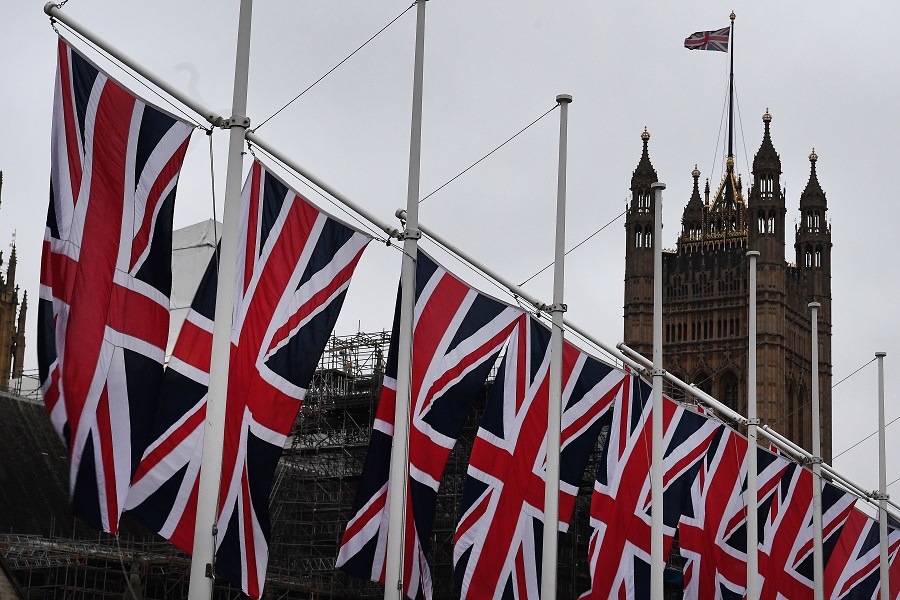 Times: Τα μέτρα στη Βρετανία θα παραταθούν ως τουλάχιστον την 7η Μαΐου