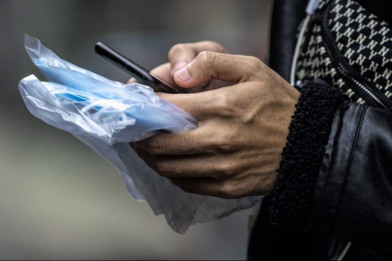 Πώς στέλνουμε sms για τη δήλωση μετακίνησης- Τι μας απαντούν