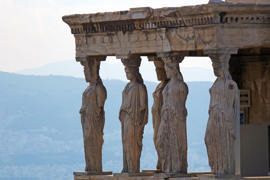 Eurobank: Ποιοι τουρίστες άφησαν τα περισσότερα χρήματα στην Ελλάδα