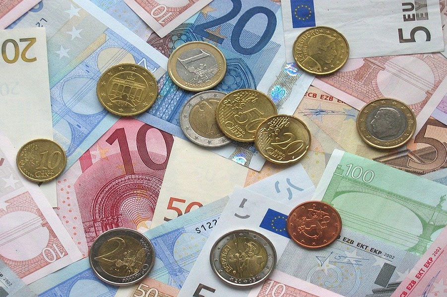 Κομισιόν: Ιστορική ύφεση 7,7% φέτος στην ΕΕ – «Πρωταθλήτρια» η Ελλάδα με 9,7%