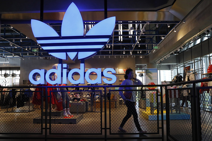 Ο κορωνοϊός «γκρέμισε» κατά 95% τα κέρδη της Adidas το πρώτο τρίμηνο του 2020