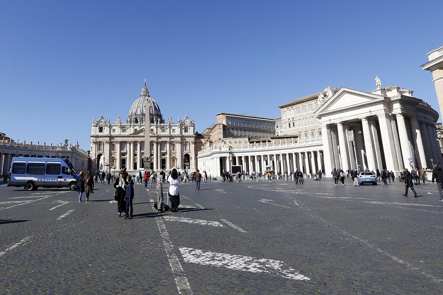 Βατικανό: «Χωρίς εμβόλιο, κινδυνεύετε να χάσετε τη δουλειά σας»