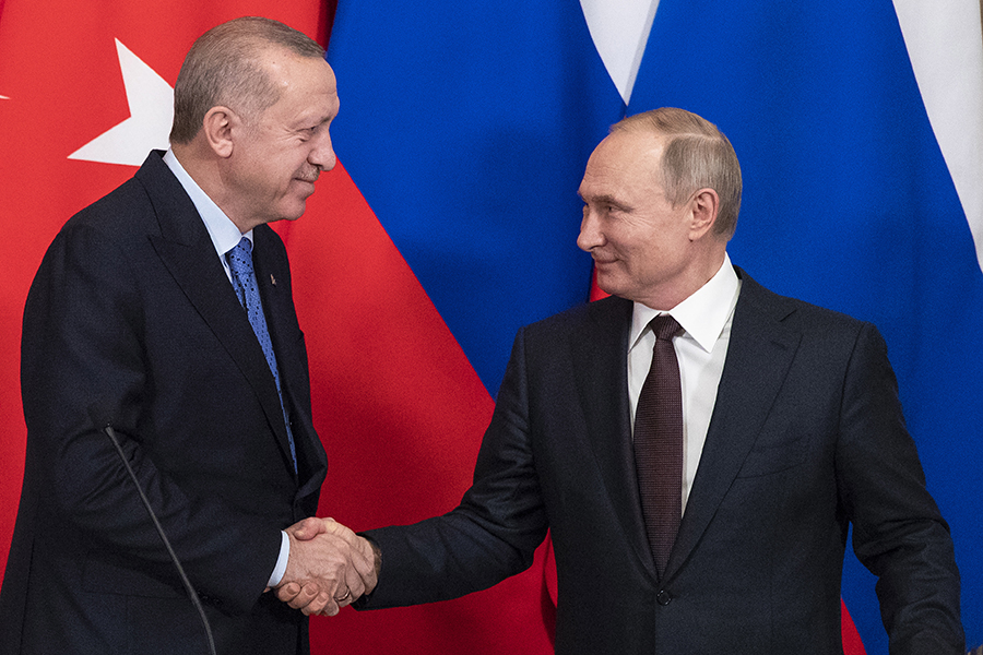 Ο Ερντογάν “αδειάζει” τον Πούτιν: Η Τουρκία δεν θα αναγνωρίσει κανένα μέτρο που πλήττει την ακεραιότητα της Ουκρανίας