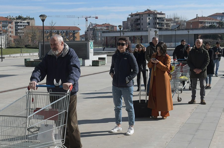 Επιδρομή στα σούπερ μάρκετ στην Ιταλία- Οι απαγορεύσεις σε όλη τη χώρα μετά την ολική καραντίνα