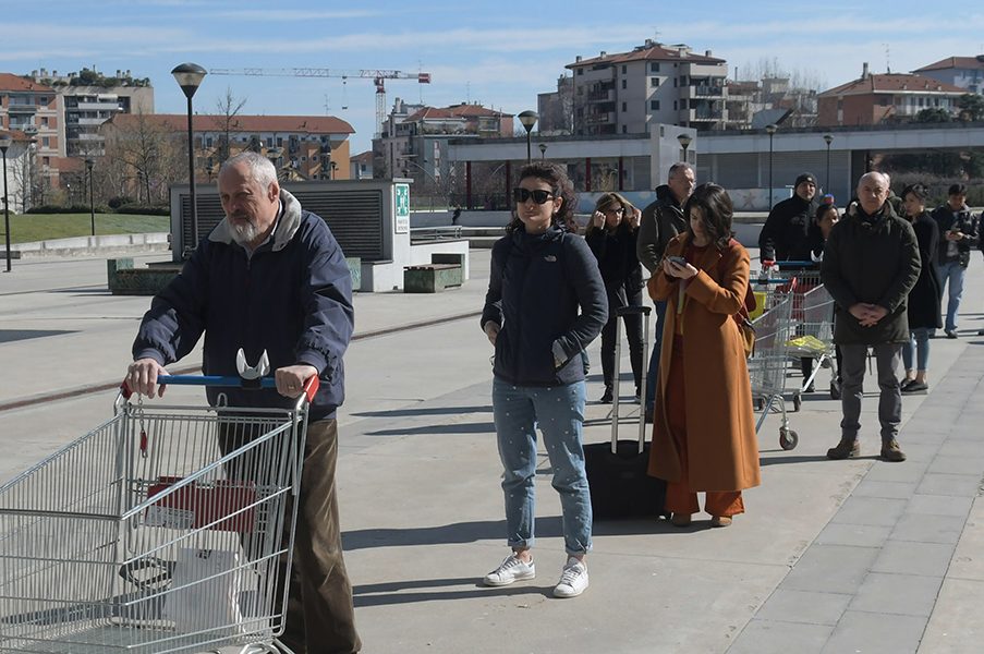 Οι καταναλωτές της Ευρωζώνης αναμένουν «πόνο» από τις τιμές μέχρι το 2026