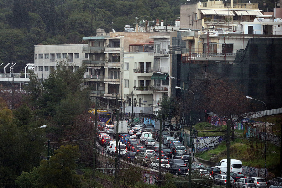 Η κατανάλωση καυσίμων αυξάνεται παρά την εκτόξευση των τιμών