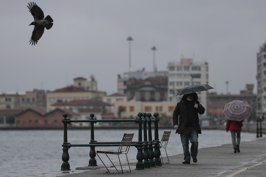 Τι επιτρέπεται και τι απαγορεύεται εν μέσω της έξαρσης του κορωνοϊού