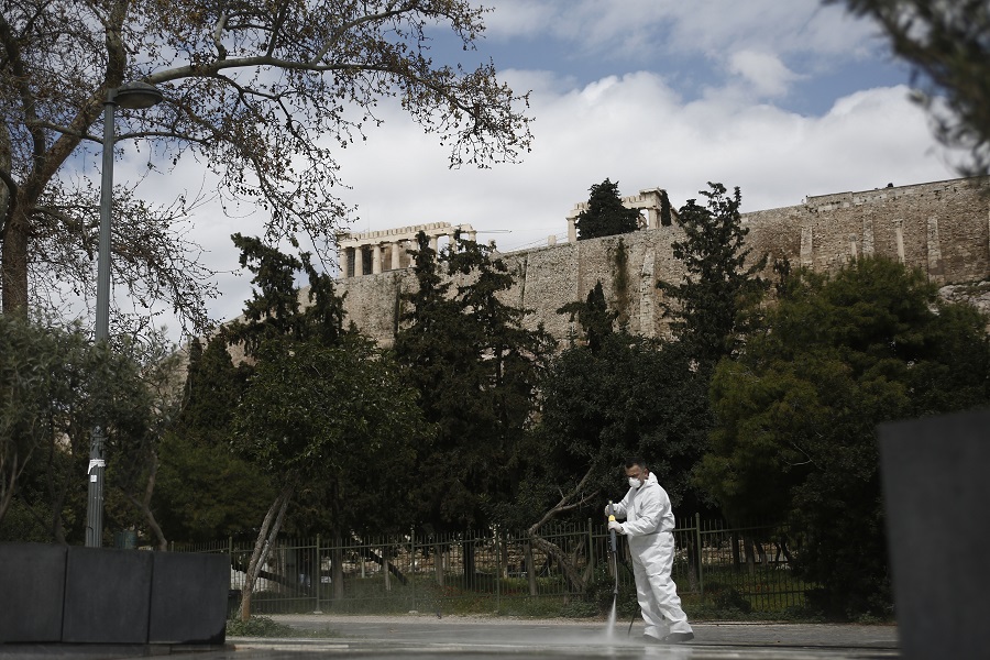 Daily Telegraph: Παράδειγμα προς μίμηση η ψύχραιμη συμπεριφορά των Ελλήνων