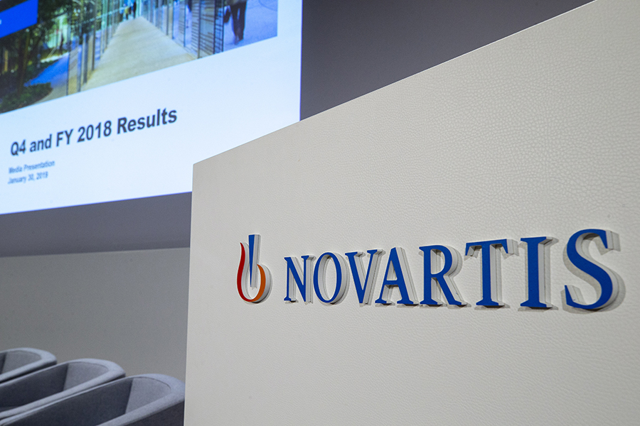 Η Novartis τείνει χείρα βοηθείας εν μέσω κόντρας για το συμβόλαιο της AstraZeneca