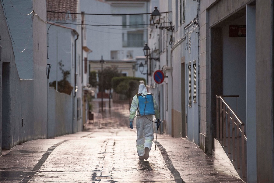Δραματικό ρεκόρ στη Ισπανία: 950 νεκροί σε μία μέρα και σχεδόν 900.000 άνεργοι