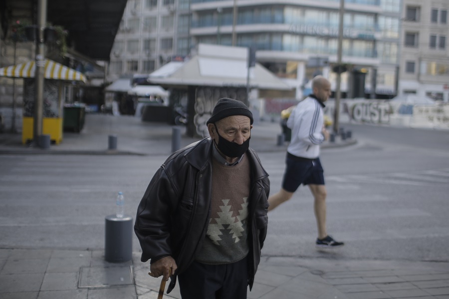 Έρευνα ΚΑΠΑ Research: Οι Έλληνες φοβούνται περισσότερο μια νέα οικονομική καταστροφή παρά τη μόλυνση από Covid