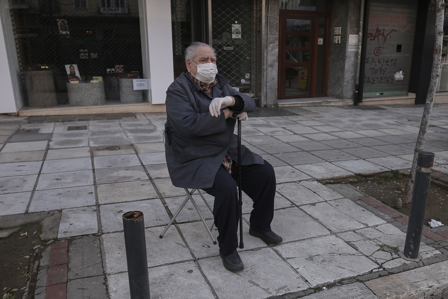 Τι λέει ο Τσιόδρας για τη χρήση μάσκας