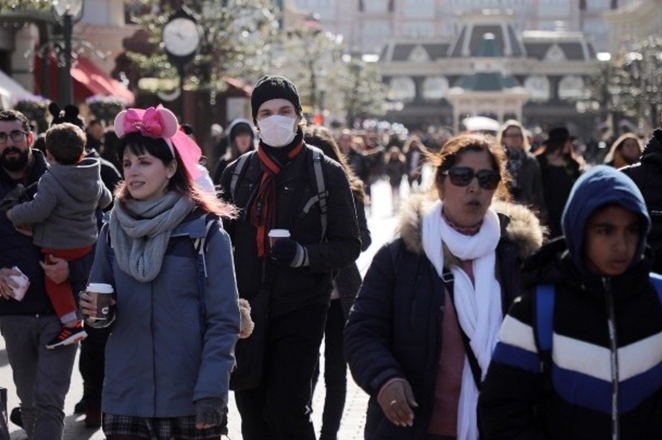 Τέλος στις συγκεντρώσεις άνω των 100 ατόμων στη Γαλλία